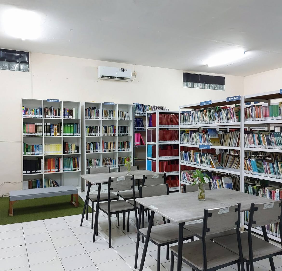 Perpustakaan Laa Roiba Cibinong